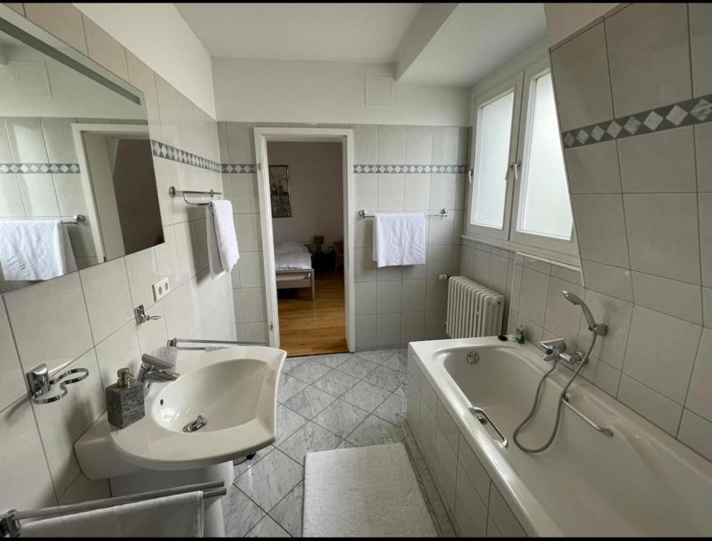 Apartment Luxury Rooftop Loft With River View 10min To City Düsseldorf